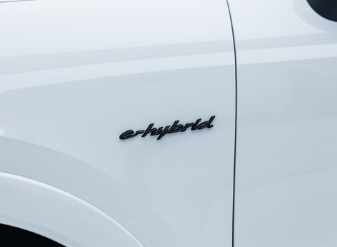 Porsche Cayenne V6 E-HYBRID Coupe 33