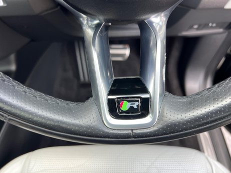 Jaguar E-Pace 2.0 D204 MHEV R-Dynamic Black Auto AWD Euro 6 (s/s) 5dr 45