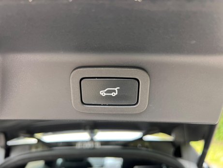 Jaguar F-Pace 2.0 D180 R-Sport Auto AWD Euro 6 (s/s) 5dr 38