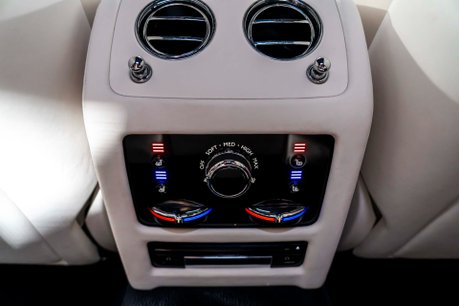 Rolls-Royce Ghost V12. STARLIGHT. H, C & M SEATS. REAR ENTERTAINMENT. HUD. A/CRUISE CONTROL 71