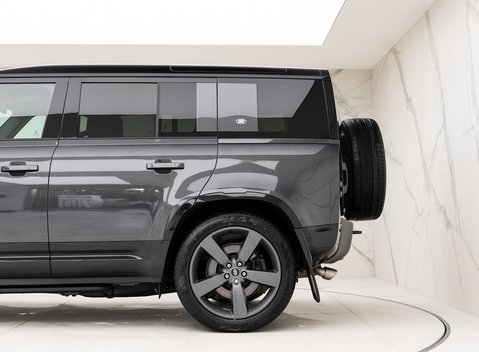 Land Rover Defender 110 V8 24