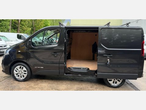 Renault Trafic 1.6 dCi ENERGY 27 Sport Nav Panel Van 5dr Diesel Manual SWB Standard Roof E 21