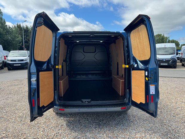 Ford Transit Custom AUTO SWB [SOLD KH] L1H1 Low Roof Limited 280 Air Con Alloys Cruise Sensors 8