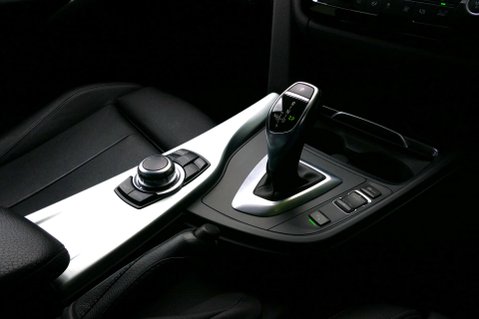 BMW 3 Series 2.0 320i Sport Auto 5dr 27