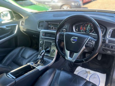Volvo S60 2.4 S60 SE Luxury Nav D5 Auto 4dr 2