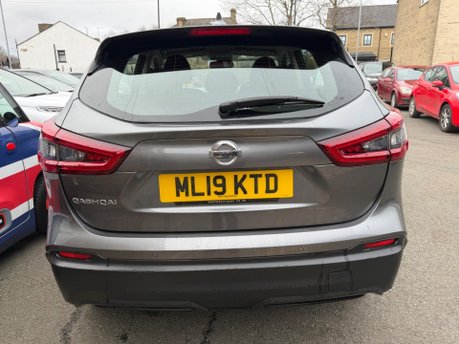 Nissan Qashqai DIG-T ACENTA PREMIUM 7