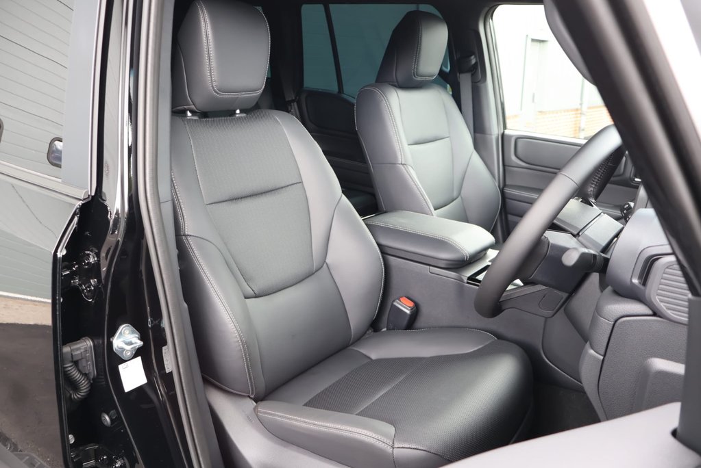 Toyota Land Cruiser BRAND NEW COMMERCIAL WITH A GENUINE REAR SEAT CONVERSION 10