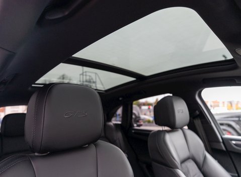 Porsche Macan GTS 14