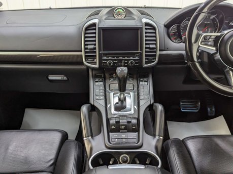 Porsche Cayenne 4.8 Cayenne V8 T Tiptronic S 4WD 5dr 69