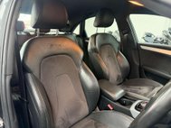Audi A4 2.0 TFSI S line Saloon 4dr Petrol S Tronic quattro Euro 5 (s/s) (211 ps) 28