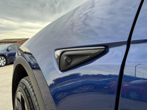 Tesla Model Y (Dual Motor) Long Range SUV 5dr Electric Auto 4WDE (384 bhp) 46