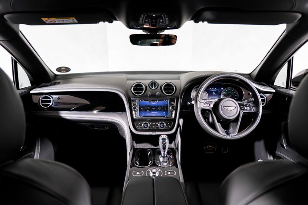Bentley Bentayga V8. NOW SOLD. SIMILAR REQUIRED. PLEASE CALL 01903 254800. 2