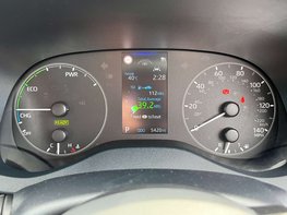 Toyota Yaris ICON HEV CVT 21