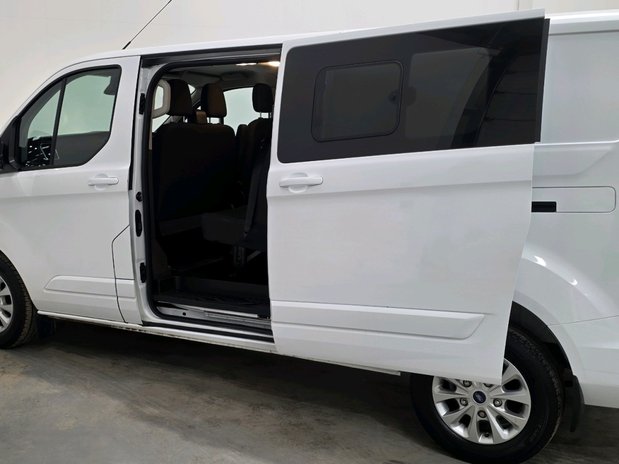 Ford Transit Custom TTRANSIT CUSTOM 320 L2 DIESEL FWD 2.0 Eco Blue 130ps Low Roof D/Cab Limited 13