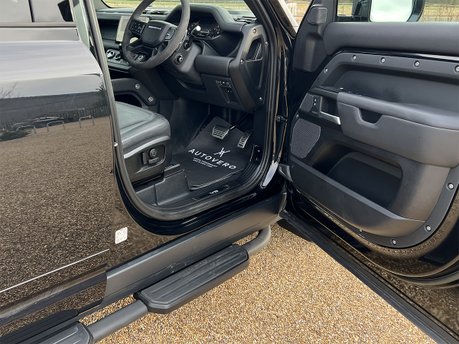 Land Rover Defender V8 35