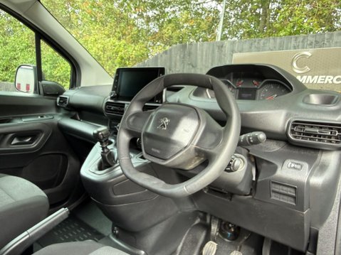 Peugeot Partner BLUEHDI PROFESSIONAL PREMIUM PLUS L1 15
