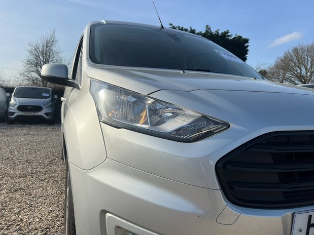 Ford Transit Connect AUTO SWB L1H1 Limited 200 Air Con Alloys Sensors EURO 6 NO VAT 16