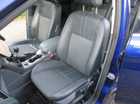 Ford C-Max 1.0T EcoBoost Titanium X Euro 5 (s/s) 5dr 26