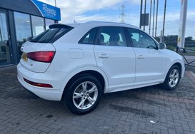 Audi Q3 2.0 TDI SE 9