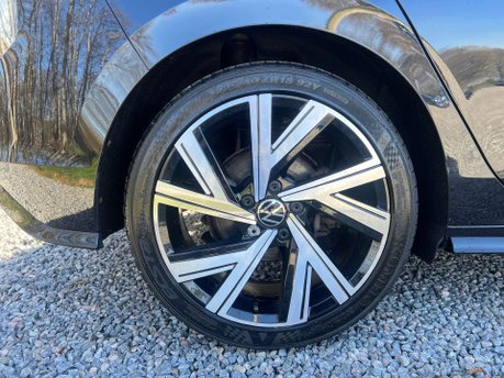 Volkswagen Golf 2.0 Golf R-Line TDI Semi-Auto 5dr 14