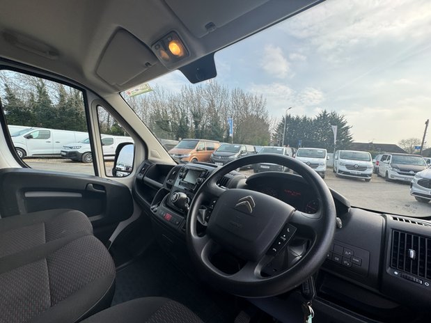 Citroen Relay MWB L2H2 Medium Roof Enterprise 35 Air Con Nav EURO 6 15