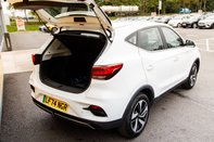 MG ZS SE 29