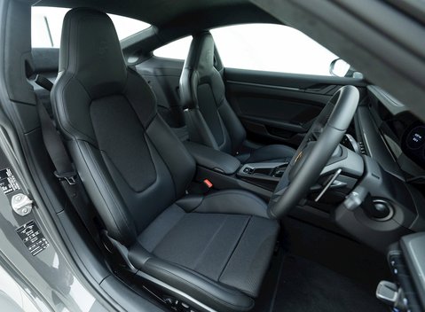 Porsche 911 (992) GT3 Touring 10