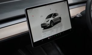 Tesla Model Y LONG RANGE AWD Battery SOH 90% Good Tyres One Owner VAT Qualifying 21