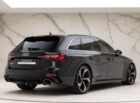 Audi RS4 Avant 7