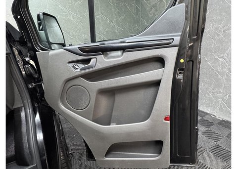 Ford Transit Custom 2.0 300 EcoBlue Limited Panel Van 5dr Diesel Manual L2 H1 Euro 6 (s/s) (130 26