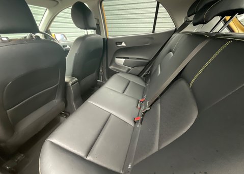 Kia Picanto 1.0 X-Line S 14