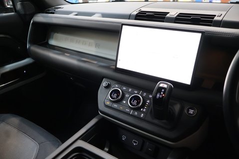 Land Rover Defender 110 2023 D300 HARD TOP X-DYNAMIC  18