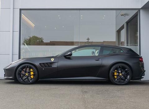 Ferrari GTC4 Lusso T 3