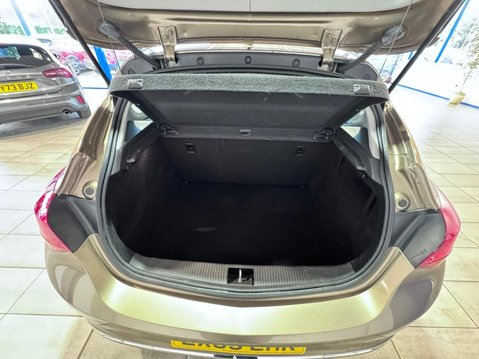 Vauxhall Astra 1.6 16v Exclusiv Auto Euro 5 5dr 26