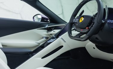 Ferrari Roma SPIDER 17