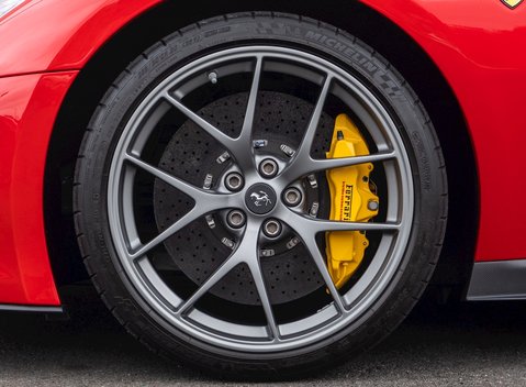 Ferrari 599 SA Aperta 12