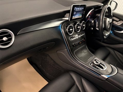 Mercedes-Benz GLC 2.1 GLC220d AMG Line (Premium) Coupe 5dr Diesel G-Tronic+ 4MATIC Euro 6 (s/ 33