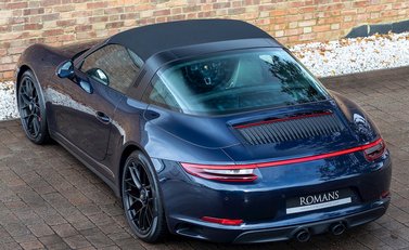 Porsche 911 Targa 4 GTS (991.2) 10