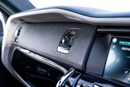 Rolls-Royce Cullinan V12. DYNAMIC PACKAGE. ACTIVE CRUISE. SHOOTING STAR HEADLINER. HUD 14