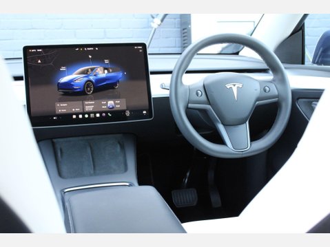 Tesla Model Y LONG RANGE 2