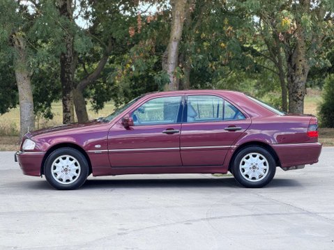 Mercedes-Benz C Class 2.0 C200 Elegance Auto 4dr 45