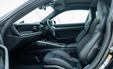 Porsche 911 Turbo S (992) 13