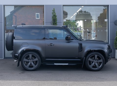 Land Rover Defender 90 V8 CARPATHIAN EDITION 3