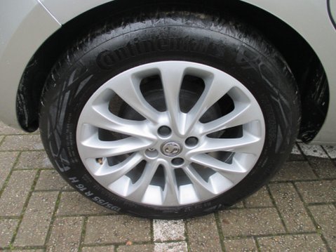 Vauxhall Corsa 1.4i ecoTEC SE Nav Euro 6 5dr 12