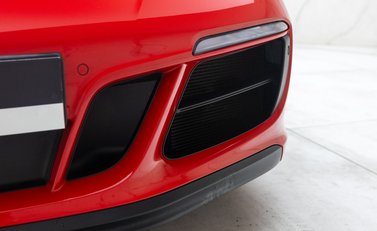Porsche 911 Carrera 4 GTS (991.2) 40