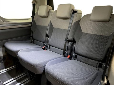 Volkswagen Multivan 1.4 TSI 13kWh Life MPV 5dr Petrol Plug-in Hybrid DSG Euro 6 (s/s) (218 ps) 20