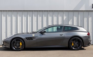 Ferrari GTC4 Lusso 2