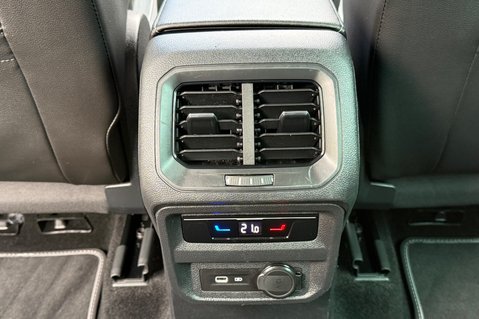 Volkswagen Tiguan R-LINE TSI DSG - ONE OWNER - APPLE CAR PLAY -ADAPTIVE CRUISE 25