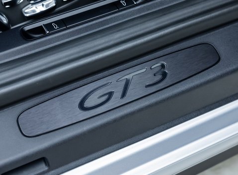 Porsche 911 GT3 TOURING (991.2) 22