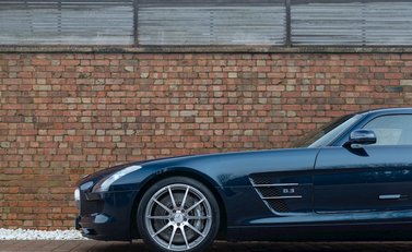 Mercedes-Benz SLS AMG 22
